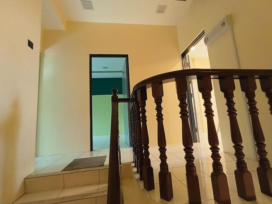 Rumah percutian Big House Double Storey Dr8 *